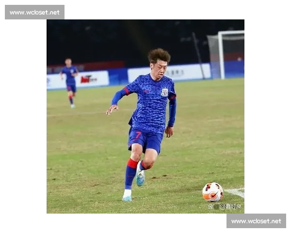 申花双将百场里程碑！汪海健徐皓阳赛前获荣誉加冕